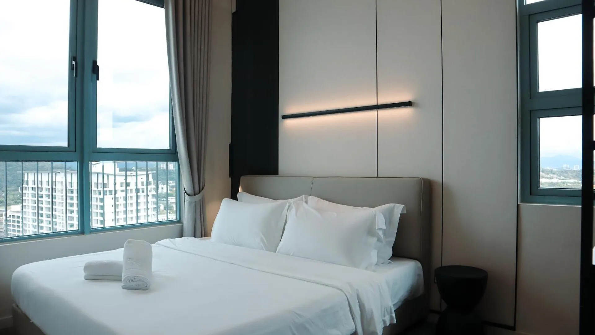 Homesuite' Home At Bay Suites Kota Kinabalu