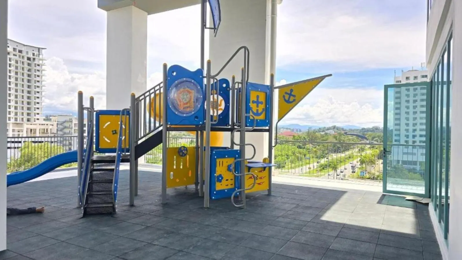 Homesuite' Home At Bay Suites Kota Kinabalu
